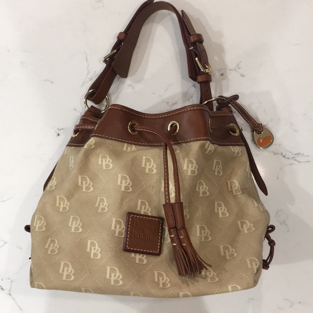 Dooney & Bourke purse not used